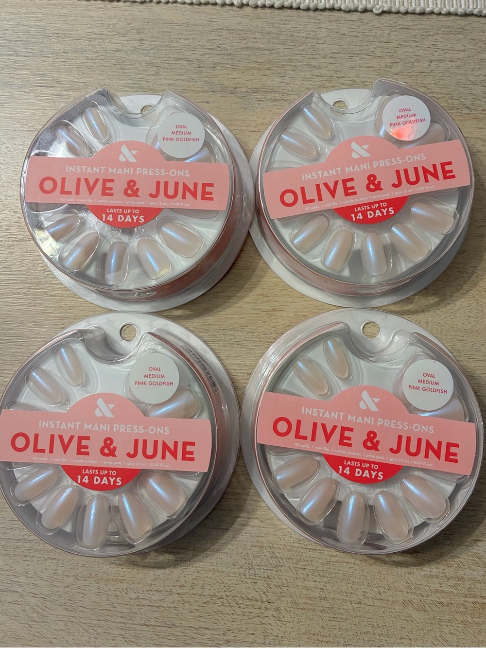 Olive & June Instant Mani Press-Ons in Pink Goldish (Set of 4)